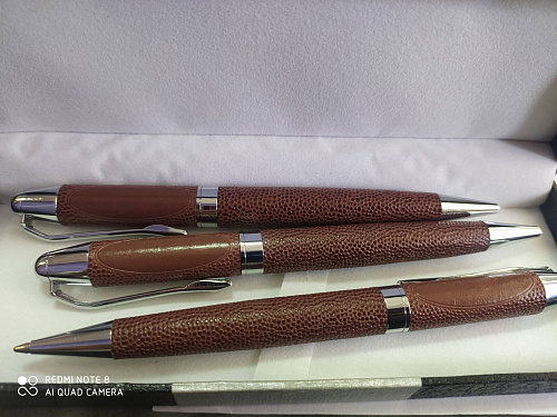 Ручка подарочная (ручка шариковая, кожа) коричневый кроко - распродажа от СувенирСитиПринт